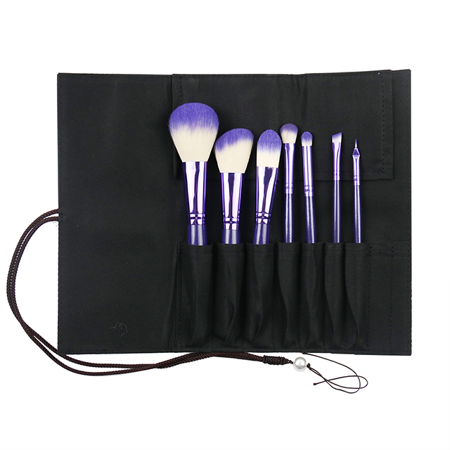 A 7-piece collection of daily makeup brushes for a flawless full-face application