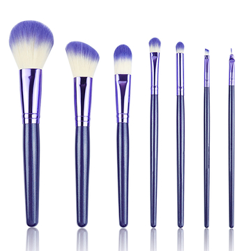 A 7-piece collection of daily makeup brushes for a flawless full-face application